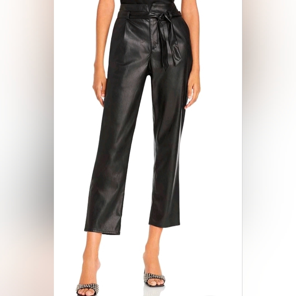 PAIGE Melila Faux/Vegan Leather Pant in Black - Size 6 Excellent Condition!